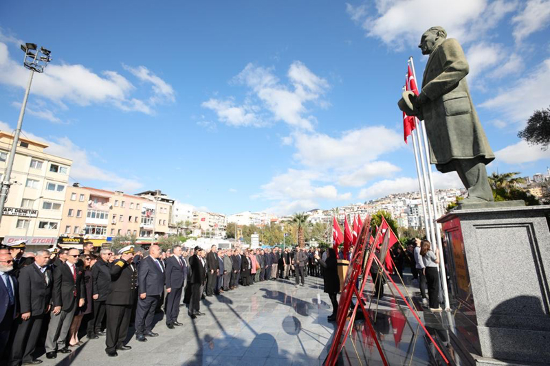 Bayraklı, Çanakkale zaferini kutladı